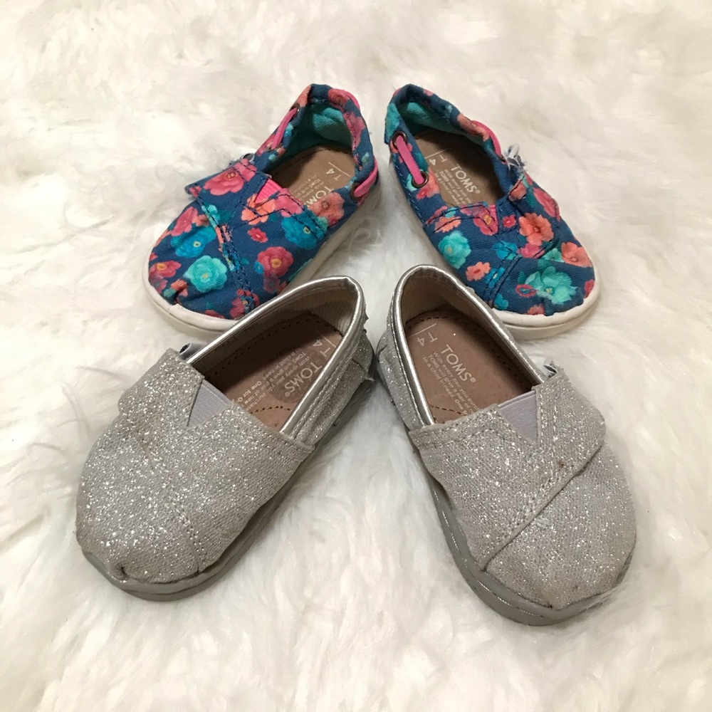 Toms Slides On Lots of 2 Pairs Toddler Shoes Size 4